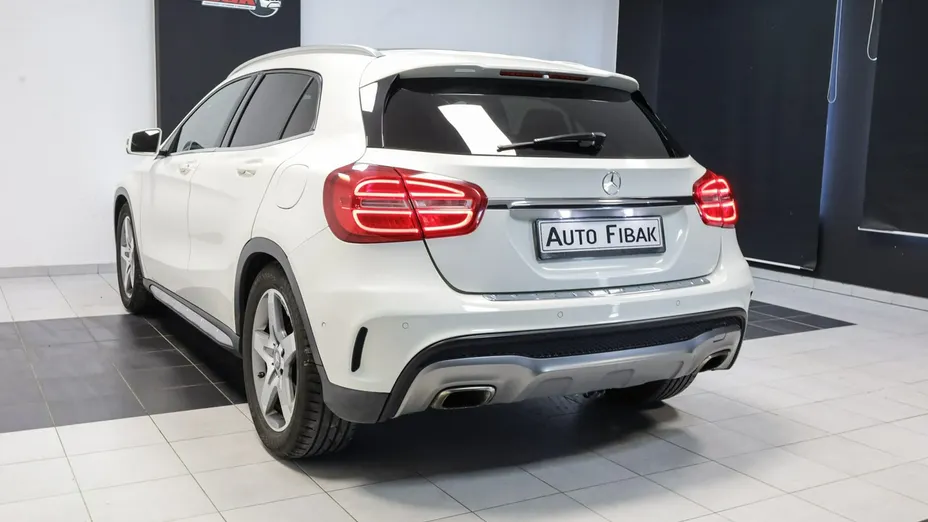 MERCEDES-BENZ GLA -