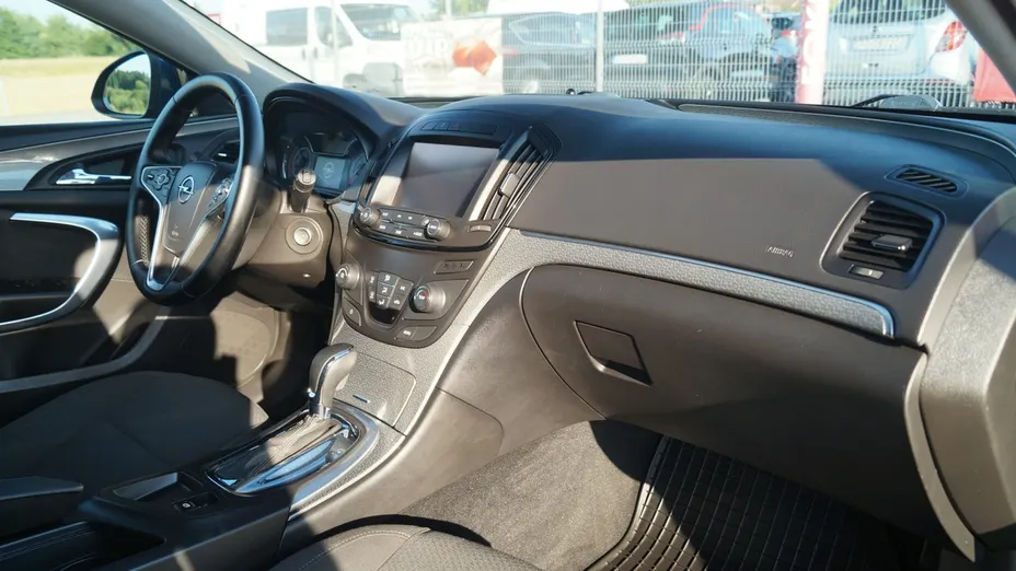 OPEL Insignia -