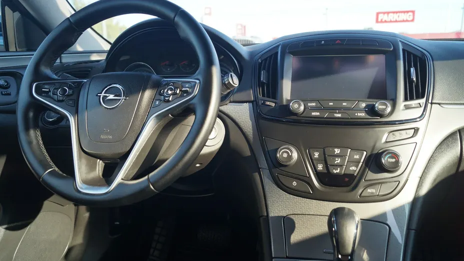 OPEL Insignia -
