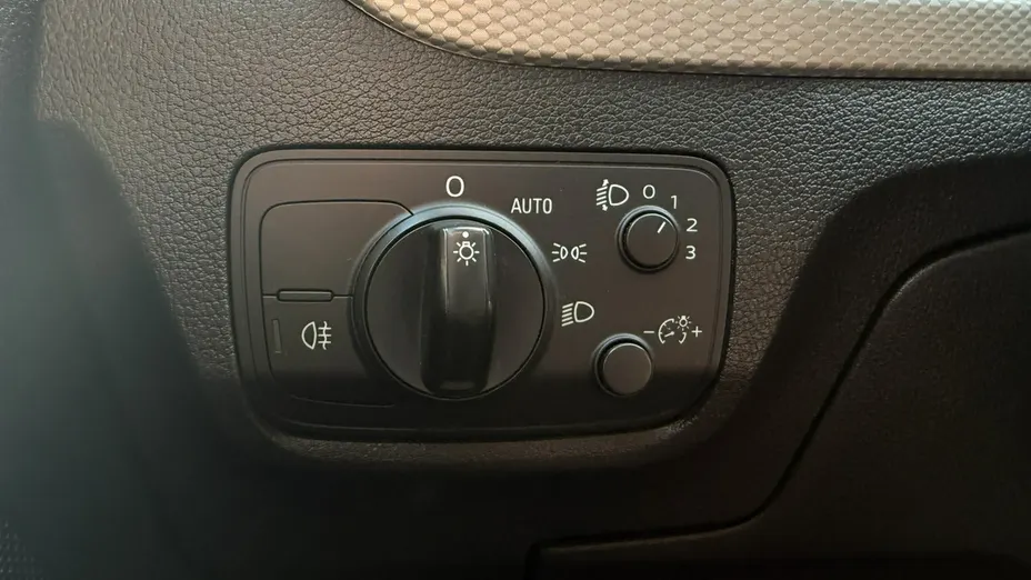 AUDI Q2 -