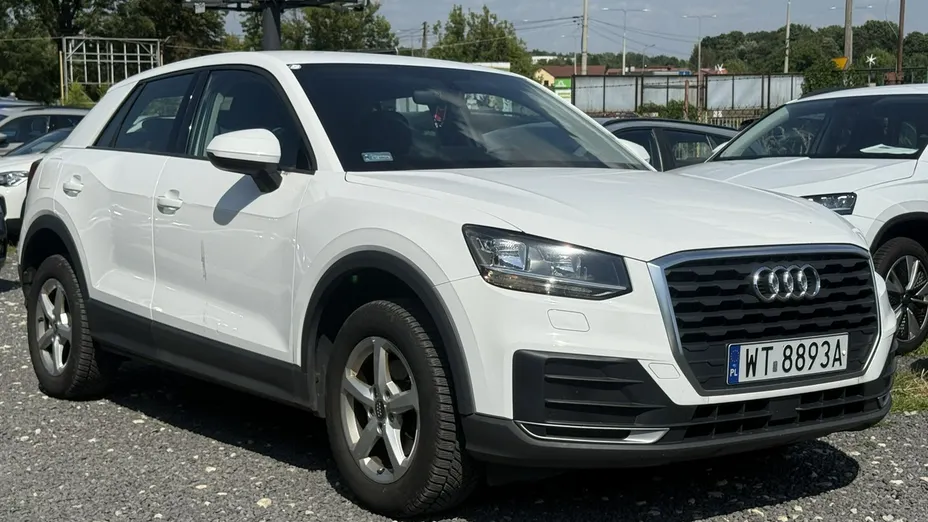 AUDI Q2 -