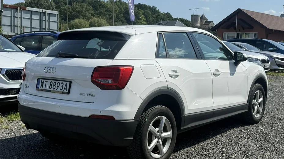 AUDI Q2 -