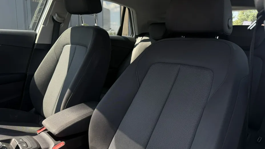 AUDI Q2 -