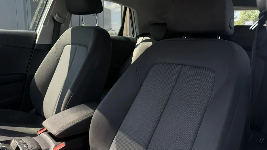 AUDI Q2 -