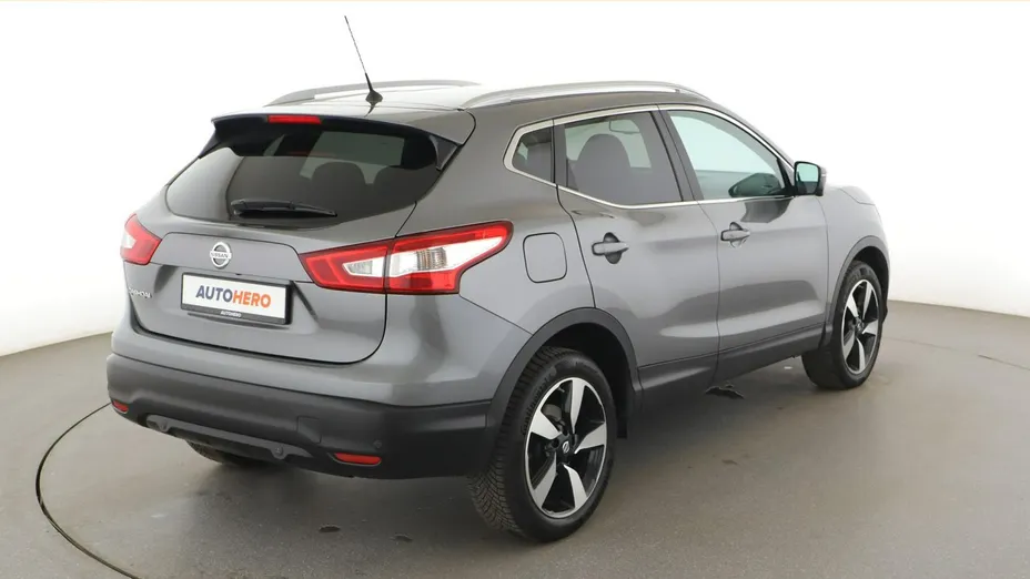 NISSAN Qashqai -
