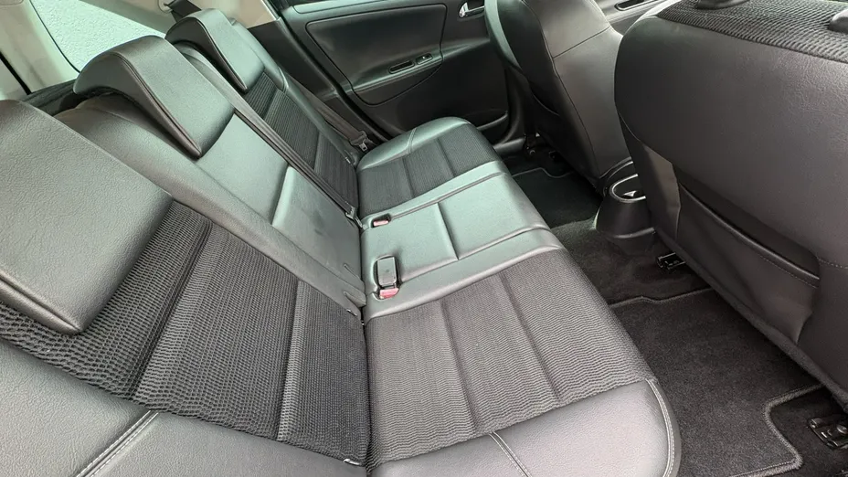 PEUGEOT 207 -