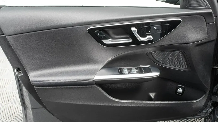 MERCEDES-BENZ C Klasa -