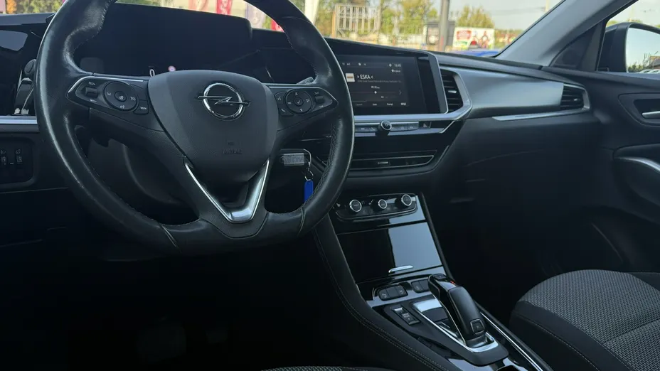 OPEL Grandland X -