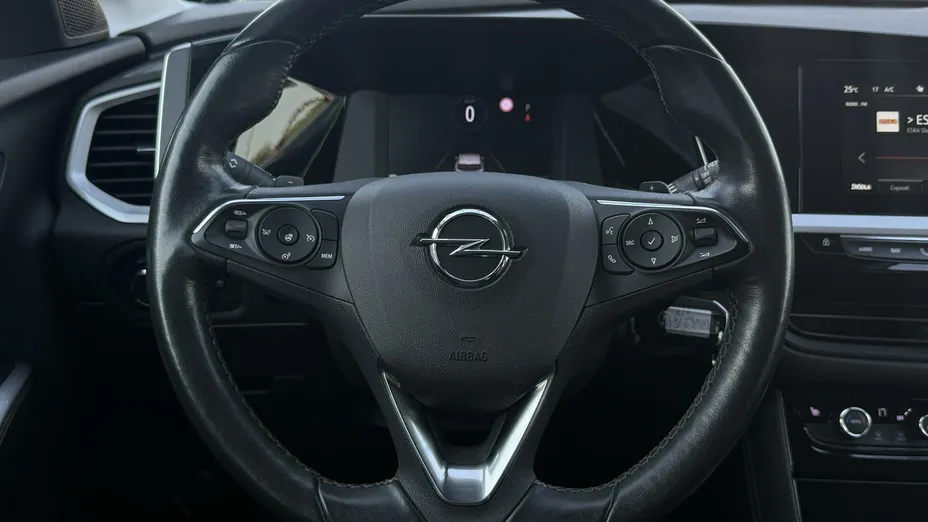 OPEL Grandland X -