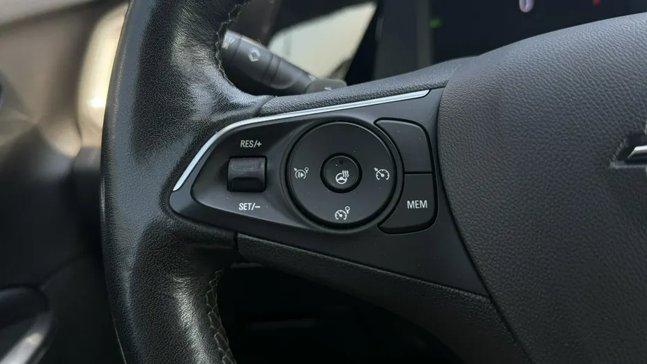 OPEL Grandland X -