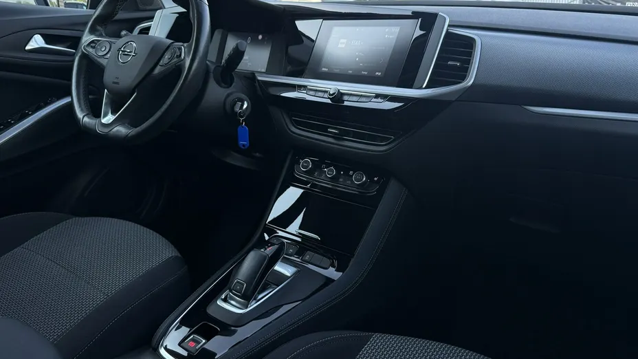 OPEL Grandland X -
