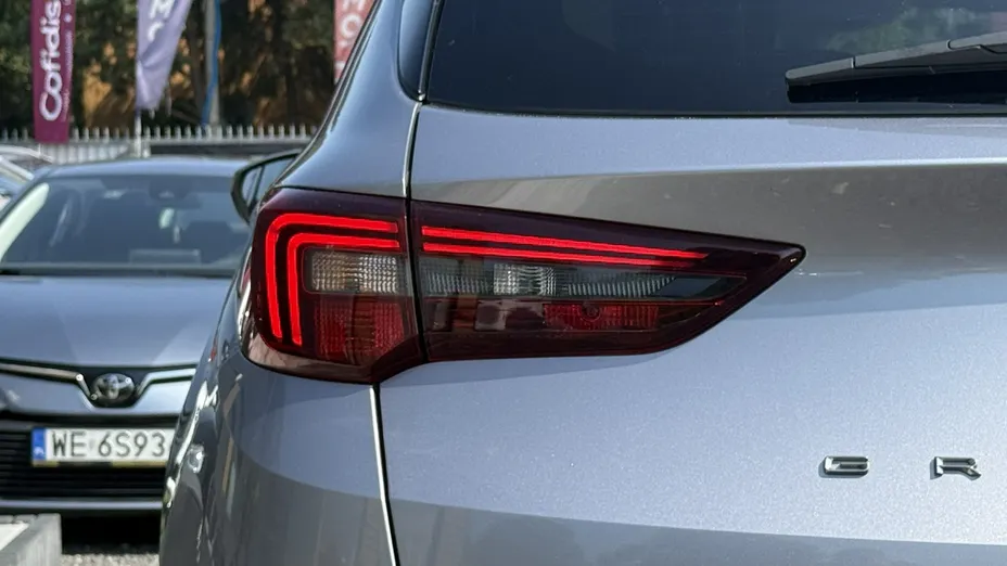 OPEL Grandland X -