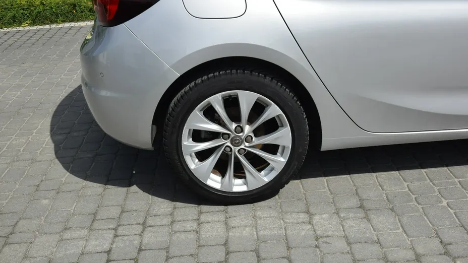 OPEL Astra -