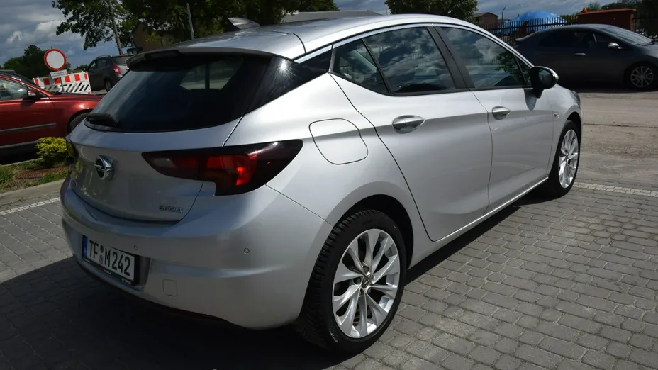 OPEL Astra -