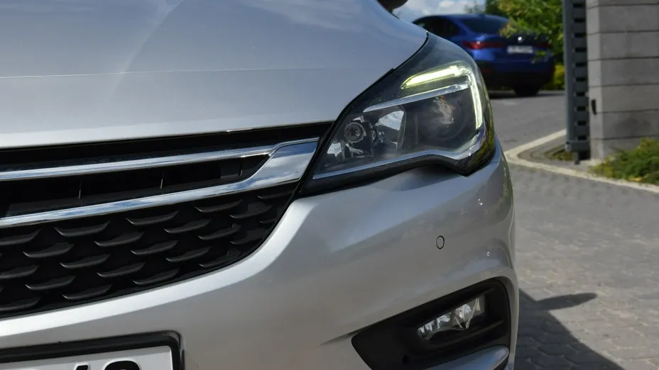 OPEL Astra -