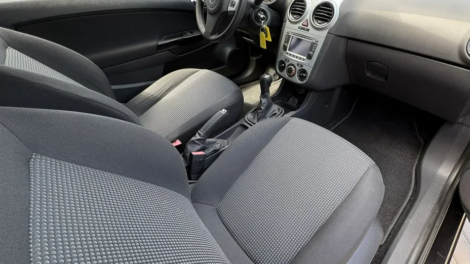 OPEL Corsa -