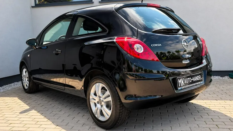 OPEL Corsa -