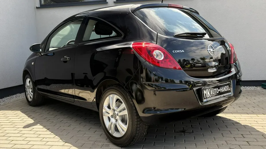 OPEL Corsa -