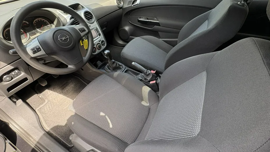 OPEL Corsa -