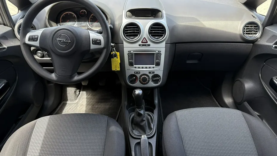 OPEL Corsa -