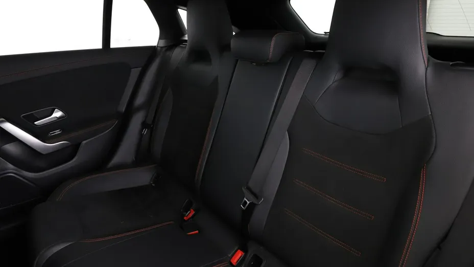 MERCEDES-BENZ CLA -