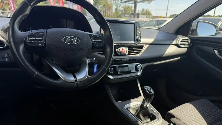 HYUNDAI i30 -
