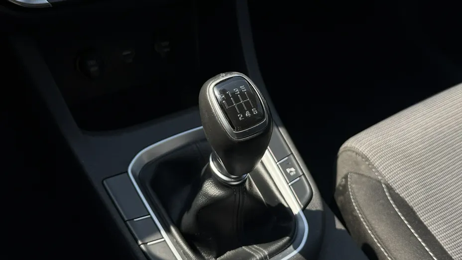 HYUNDAI i30 -