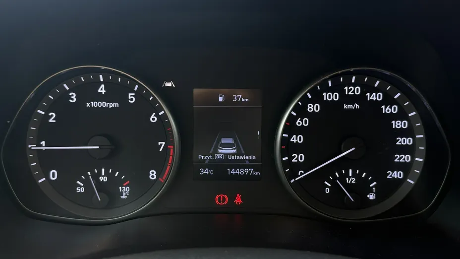 HYUNDAI i30 -