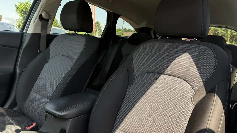 HYUNDAI i30 -