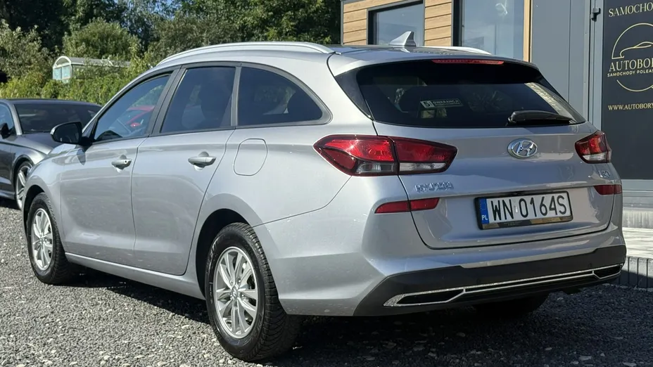 HYUNDAI i30 -