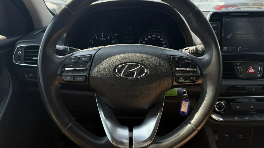 HYUNDAI i30 -