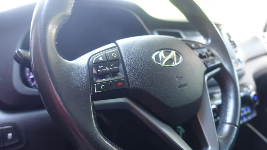 HYUNDAI Tucson -