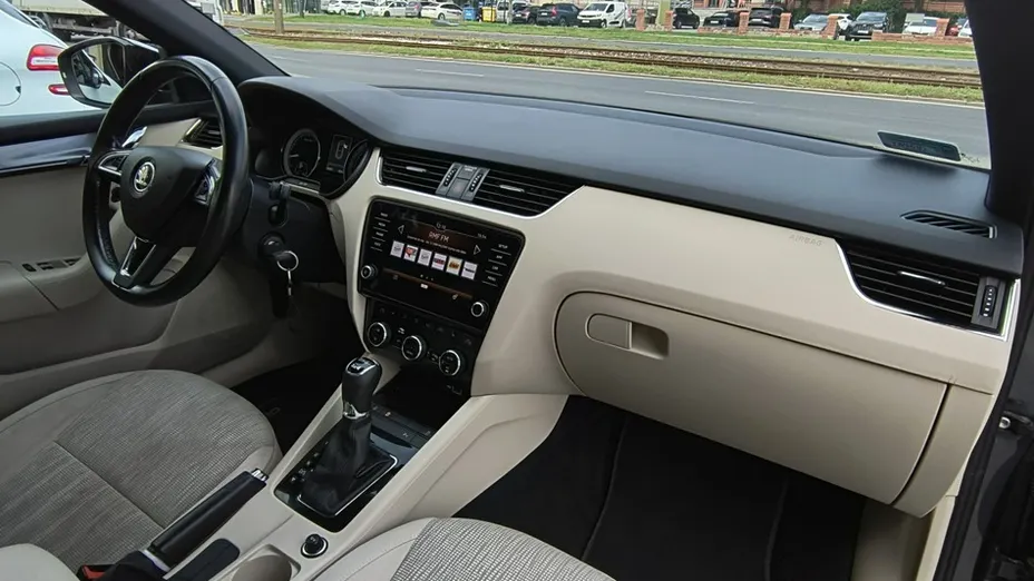 SKODA Octavia -