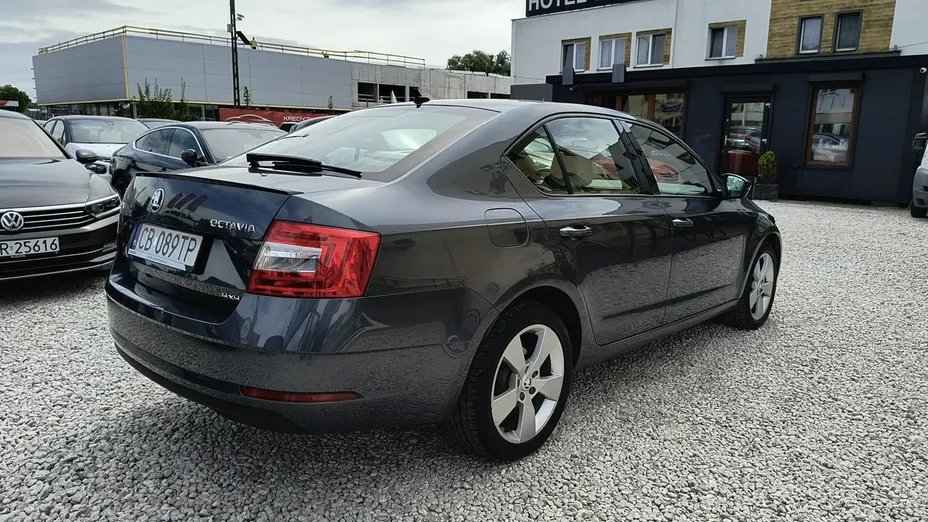 SKODA Octavia -