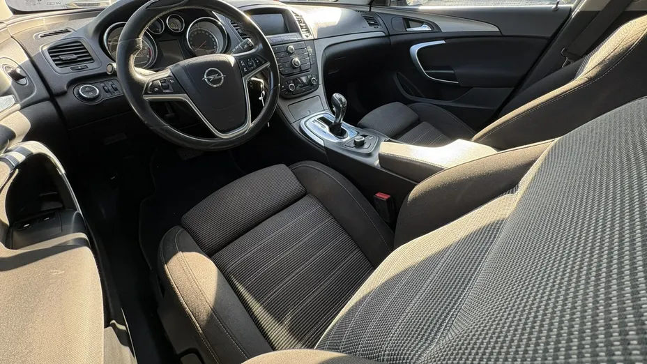OPEL Insignia -