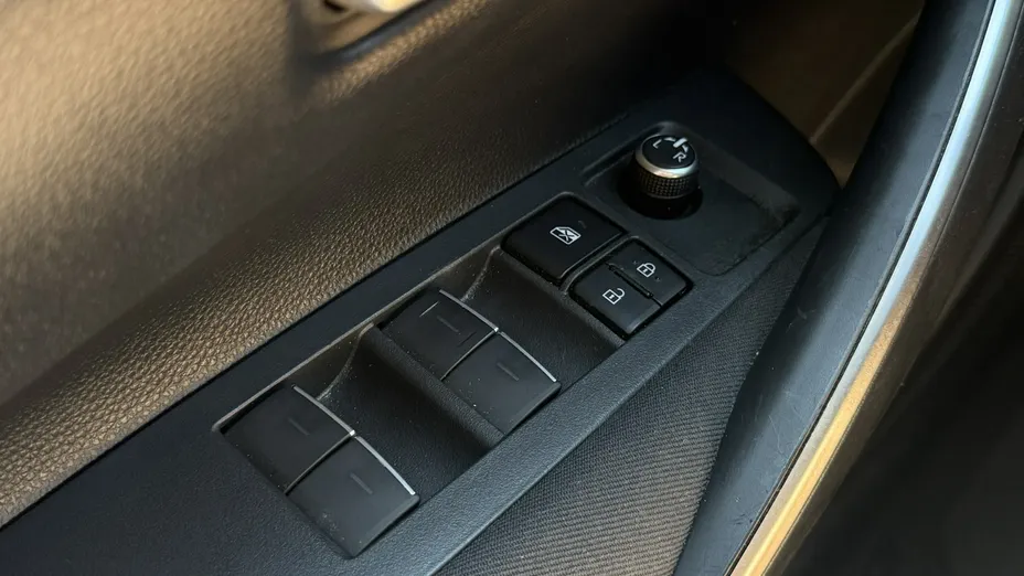 TOYOTA Corolla -