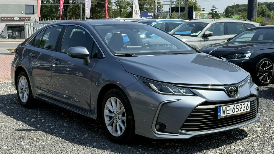 TOYOTA Corolla -