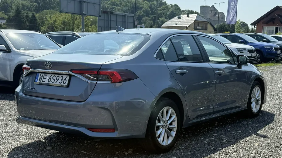 TOYOTA Corolla -