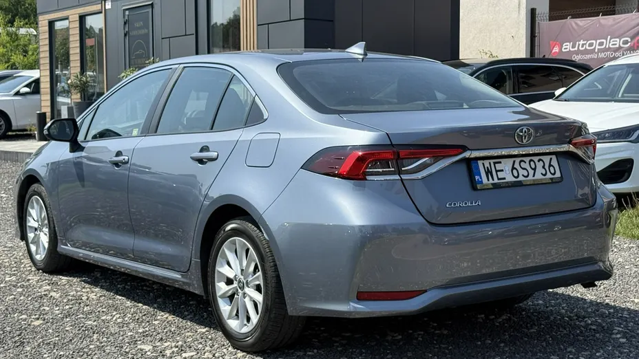 TOYOTA Corolla -