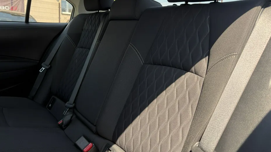 TOYOTA Corolla -