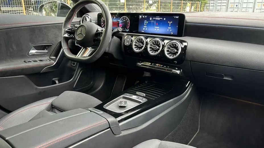 MERCEDES-BENZ CLA -