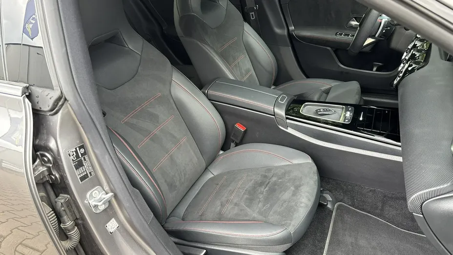 MERCEDES-BENZ CLA -