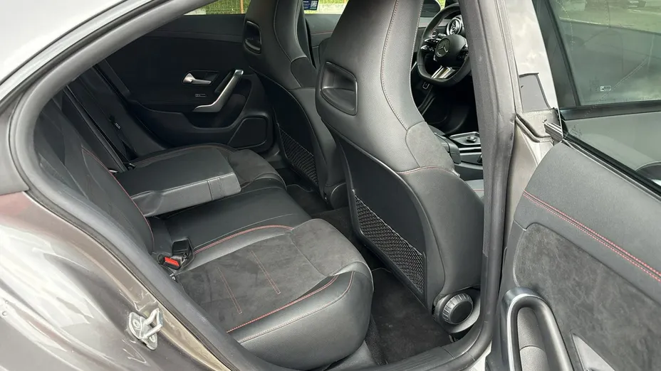 MERCEDES-BENZ CLA -