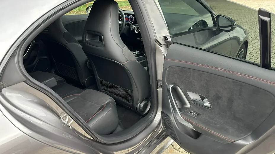MERCEDES-BENZ CLA -
