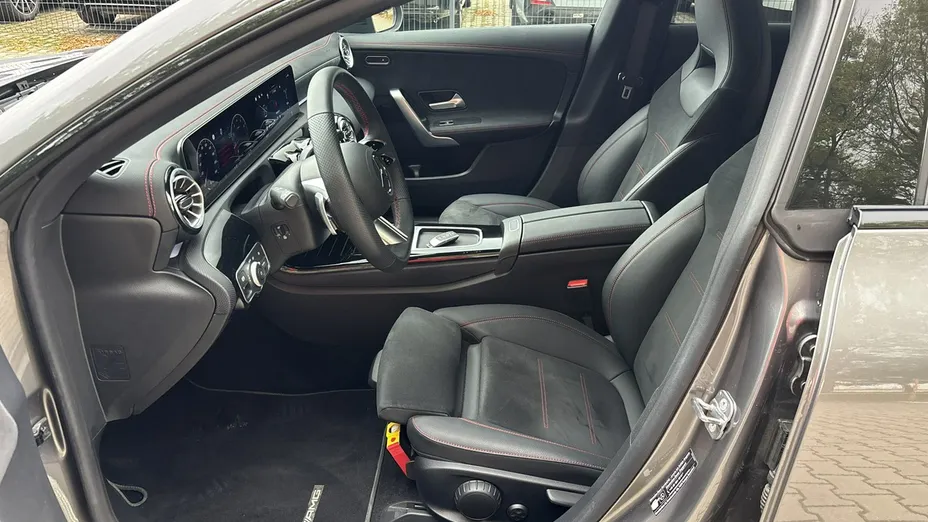 MERCEDES-BENZ CLA -