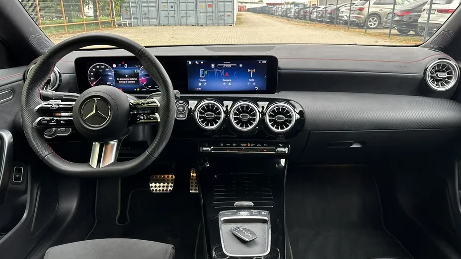 MERCEDES-BENZ CLA -