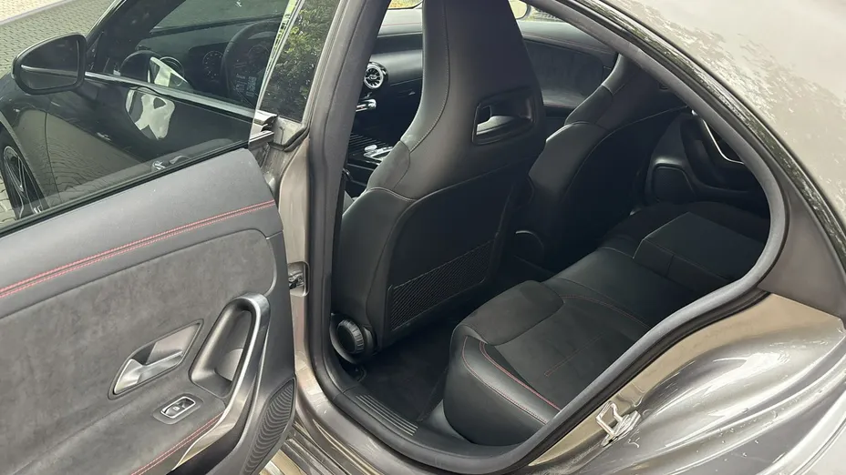 MERCEDES-BENZ CLA -