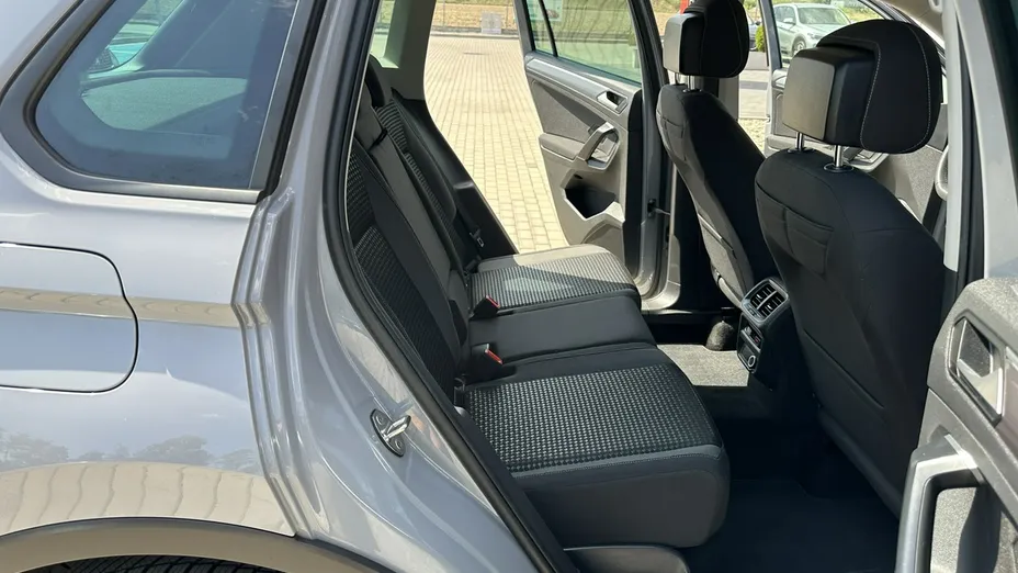 VOLKSWAGEN Tiguan -