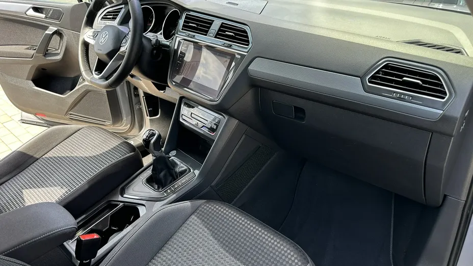 VOLKSWAGEN Tiguan -