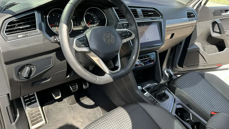 VOLKSWAGEN Tiguan -